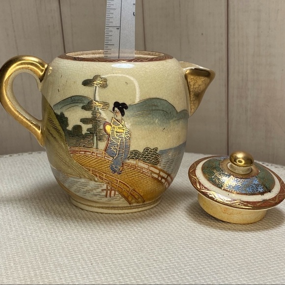 Antique Satsuma from Japan Meiji research: Vatican.com or eBay for more … - Picture 4 of 16